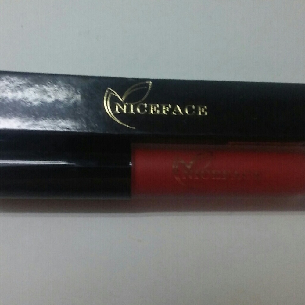 Nice face lip gloss